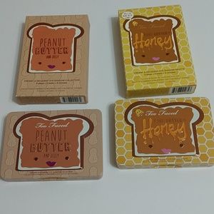 Too faced honey and peanut butter pallets